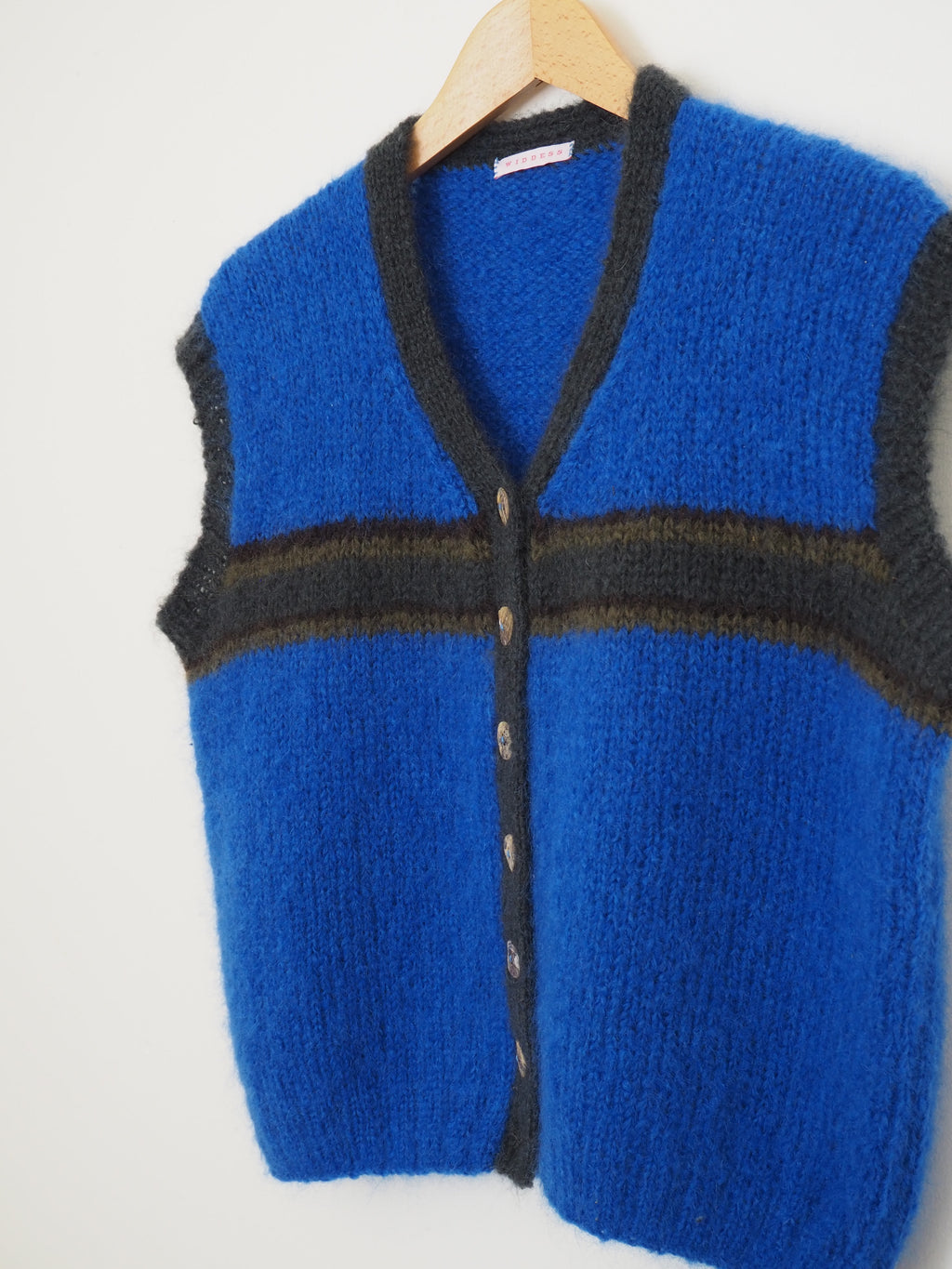 Hand knit vest - Blue horizon