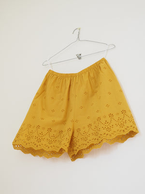 Sunshine shorts - Hot english